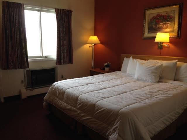 Rodeway Inn Manchester Exterior photo